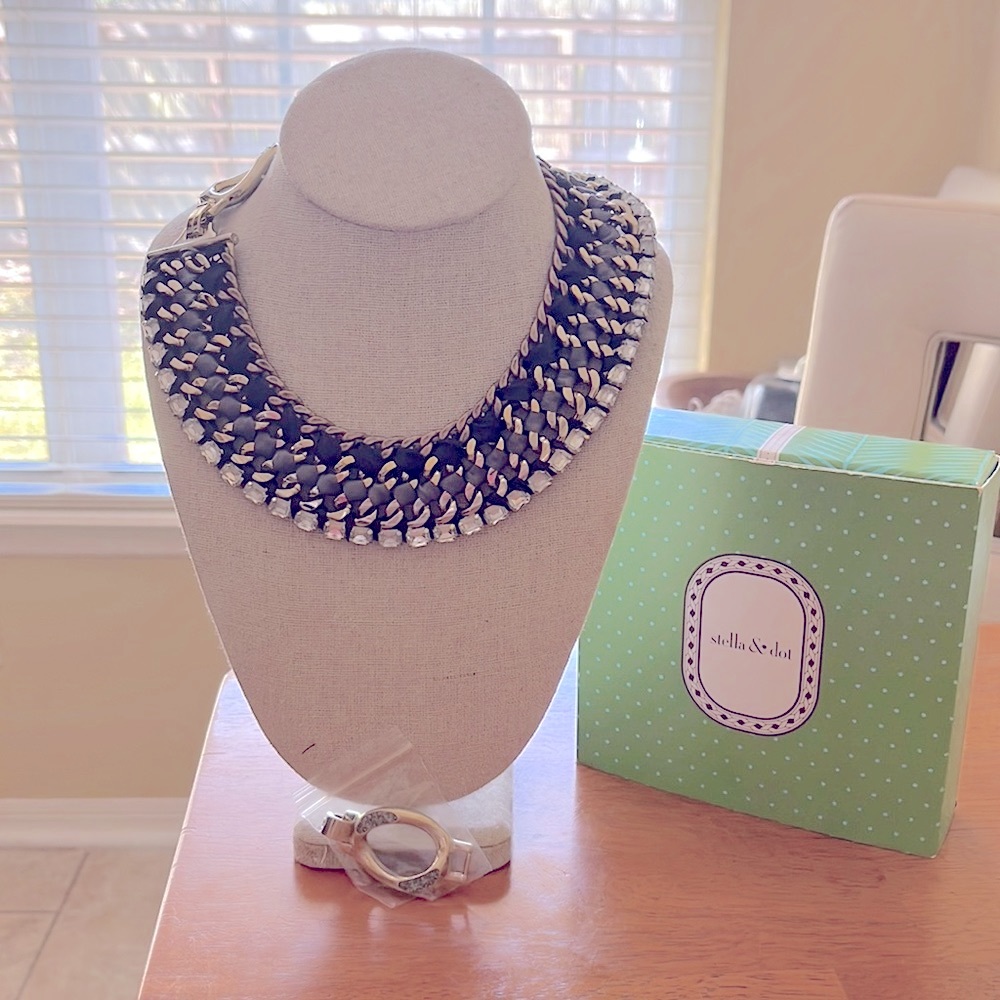 Retired Stella & Dot “Tempest Bib” RARE necklace